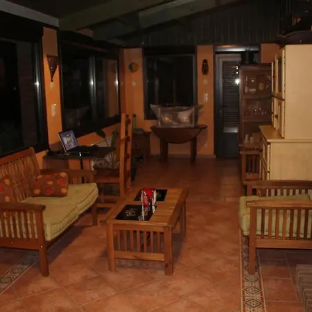 Le Mesnil-3 Oda ve Kahvaltı 3*